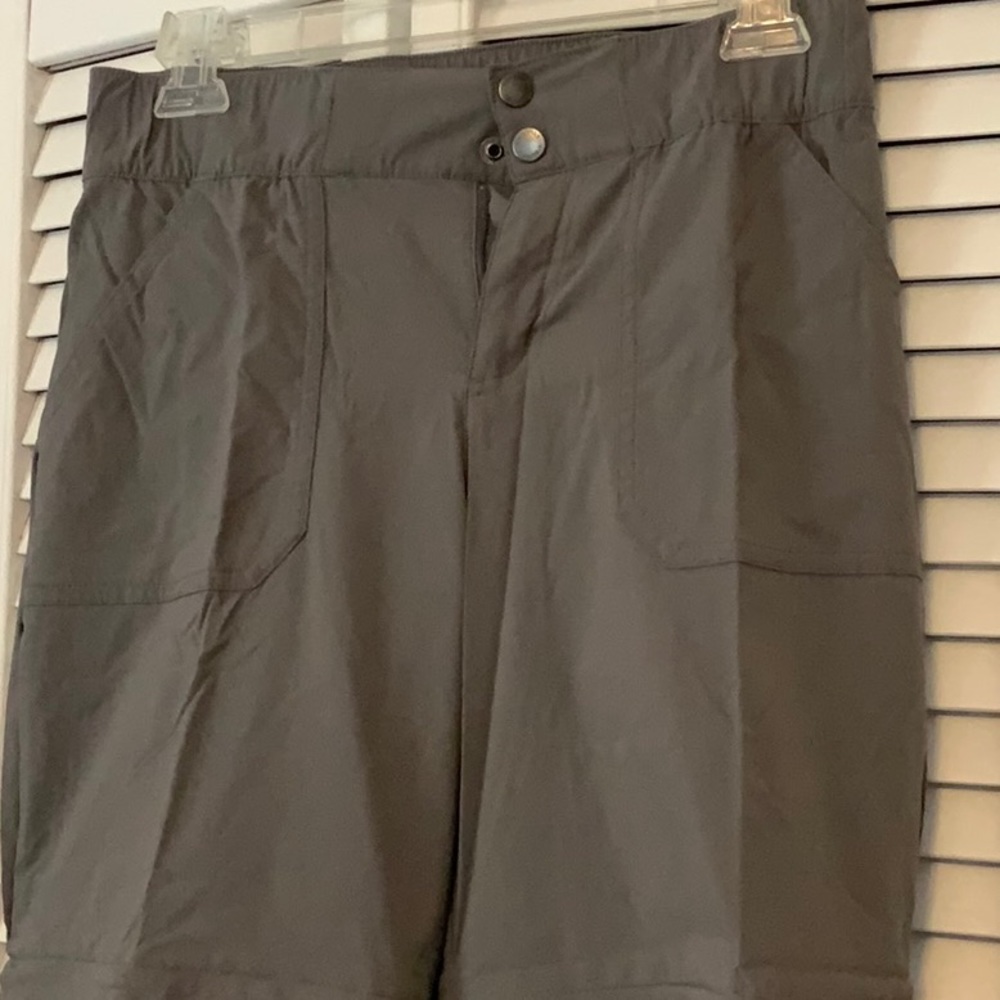 Women’s s/p zip off pants.